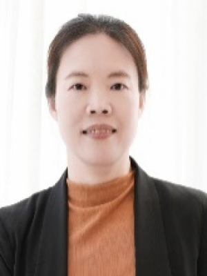 邱琇